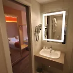Hotel Kyriad - D'abeau Bourgoin Jallieu 3*