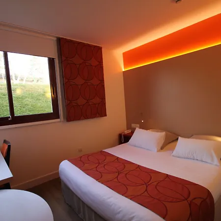 Kyriad - D'abeau Bourgoin Jallieu מלון 3*